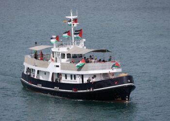 SATU daripada bot yang membawa sukarelawan misi Global Sumud Flotilla berlayar ke Gaza dari Barcelona, Sepanyol baru-baru ini. – AFP