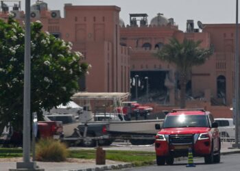 KESAN kemusnahan dilihat pada bangunan yang disasarkan Israel dalam memburu pemimpin Hamas di Dohar, Qatar. – AFP