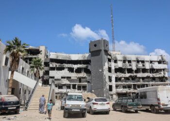 KEADAAN Hospital al-Shifa yang musnah dibedil tentera Israel di Gaza City. – AFP