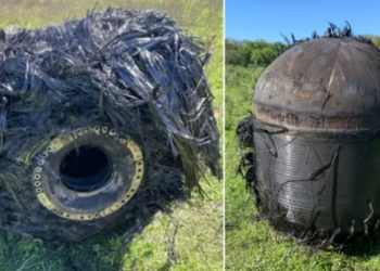 OBJEK misteri yang jatuh dari langit sebelum mendarat di sebuah ladang di utara Argentina. – AGENSI