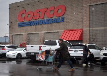 DIPLOMAT Iran sering mengunjungi Costco jika berkunjung ke AS bagi mendapatkan pelbagai barangan. – AFP