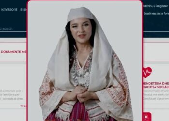MENTERI Kabinet maya dikenali sebagai Diella diberi mandat sebagai pengendali perolehan awam Albania.-AGENSI