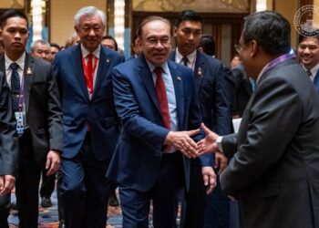 ANWAR Ibrahim hadir pada Dialog Perniagaan Peringkat Tinggi Malaysia–China di Beijing, China hari ini.