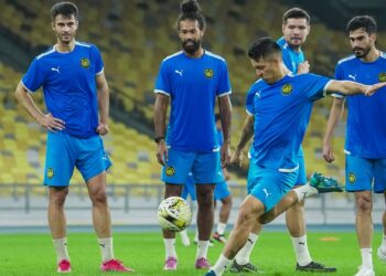 PEMAIN Harimau Malaya menjalani latihan menjelang aksi persahabatan antarabangsa bulan ini.-IHSAN MALAYSIA NT