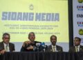 Mohd Yusoff (dua dari kiri) ditemui pada sidang media di Wisma FAM, Kelana Jaya sebentar tadi.-IHSAN FAM