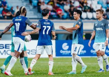 PEMAIN KL City FC meraikan kejayaan mereka menumpaskan Brunei DPMM FC 4-0 dalam aksi Liga Super di Stadium Sultan Hassanal Bolkiah, malam ini. IHSAN KL CITY FC