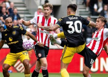 AKSI Manchester United berdepan Brentford dalam saingan Liga Perdana Inggeris, malam ini.-IHSAN FB MANCHESTER UNITED.
