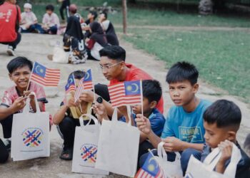 SUDAH tiba Kementerian Dalam Negeri (KDN) menunaikan jaji kemanusiaan ekoran masih ramai anak pedalaman Sabah terperangkap dalam status tanpa warganegara.