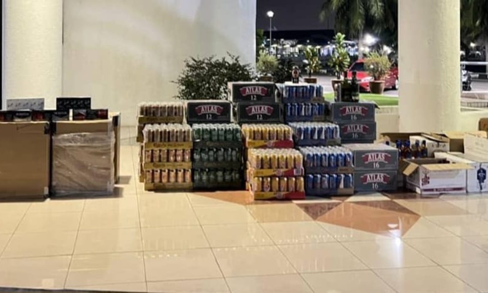 Rumah, kedai digempur jual arak, rokok haram secara runcit 1 Rokok arak