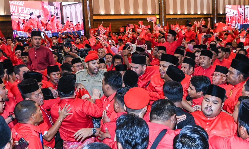PAT Bersatu: Suasana kecoh ketika Presiden berucap