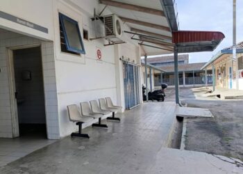 UNIT Forensik Hospital Port Dickson petang ini lenggang tanpa kehadiran waris dua beradik yang meninggal dunia akibat lemas selepas kereta dinaiki mereka menggelongsor ke dalam Sungai Linggi di Tanjung Agas, Port Dickson semalam. FOTO/ NOR AINNA HAMZAH