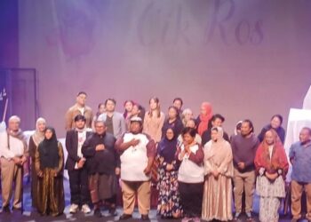 PERSEMBAHAN teater Cik Ros di Dewan Bahasan dan Pustaka  kelmarin