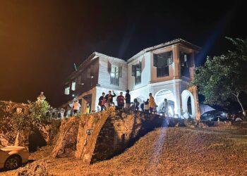 PESERTA program ‘Let’s Have Coffee @ Rumah Besar Raja Bilah’ sempena Hari Malaysia di pekan Papan, dekat Batu Gajah, Perak baru-baru ini. 
– UTUSAN/LIYANA RAMLI