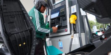 KERAJAAN akan meneliti pelaksanaan penyasaran semula subsidi dan bantuan ke atas barangan subsidi lain selepas pelaksanaan Program Budi Madani RON95 (BUDI95). - GAMBAR HIASAN