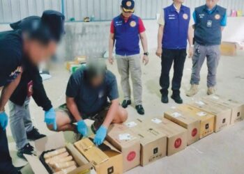 SEBAHAGIAN pil kuda yang dirampas dalam serbuan di kawasan Sai Thong 4, Sungai Golok, Narathiwat, Thailand semalam.