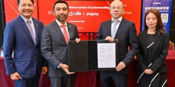 KETUA Pegawai Eksekutif Kumpulan CIMB, Novan Amirudin (dua dari kiri) bersama Pengasas dan Ketua Pegawai Eksekutif PingPong, Robert Chen dan Lawrence Loh (kiri) serta  Jianqin Shu pada majlis menandatangani MoU antara CIMB dan PingPong.