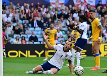 Penyerang England, Harry Kane terlepas menjaringkan gol dalam aksi kelayakan Piala Dunia Kumpulan K menentang Andorra di Villa Park, Birmingham, kelmarin. - AFP