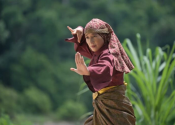SRIKANDI tampil sebagai karya yang memadukan realiti dan fiksyen era pra abad ke-16 dengan suntikan seni budaya tempatan seperti silat, tarian warisan, syair Melayu serta bahasa klasik yang indah.