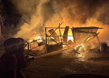 RUMAH sewa yang musnah dalam kebakaran di Kampung Perpaduan Saab, Pitas, Sabah.