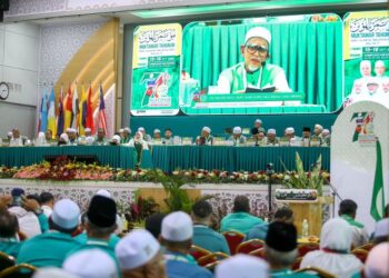 BAGI Pas, kepentingan lebih utama daripada nostalgia mahupun kesetiaan dan itulah kunci sebenar ketahanan  parti politik itu.