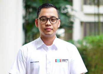 MOHAMAD EZZAT ZAHRIM MOHD. HANUZI