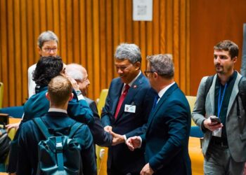 MOHAMAD Hasan ketika di Pertubuhan Bangsa-Bangsa Bersatu (PBB) di New York, semalam. FACEBOOK MOHAMAD HASAN