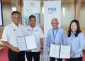 MOHAMAD Sabu (dua dari kiri) bersama Ketua Setiausaha Kementerian Pertanian dan Keterjaminan Makanan (KPKM) Datuk Seri Isham Ishak (kiri) dan Ketua Pengawai Eksekutif Permodalan Nasional Berhad Research Institute Sdn. Berhad (PNBRI), Dr Sarena Che Omar (kanan) serta Raja Arshad Raja Tun Uda ketika majlis menandatangani MoU Kerjasama Strategik Penyelidikan dan Analisis Data Sektor Agromakanan Nasional di Menara Merdeka 118 di sini semalam. UTUSAN/AMIR KHALID