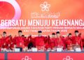 KEPEMIMPINAN Bersatu ketika Perhimpunan Agung Tahunan parti itu di Shah Alam hari ini.-UTUSAN/SADDAM YUSOFF