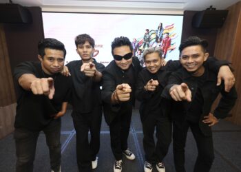 KUALA LUMPUR, 3 DISEMBER 2024 - Sesi fotografi bersama selebriti, Kumpulan 6ixth Sense di Ibis Hotel Kuala Lumpur di sini hari ini. GAMBAR - AMIR KHALID / PEMBERITA - HAIKAL / FATIN ( HIBURAN )