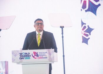 AB. RAUF Yusoh ketika berucap pada WTC 2025 di Banda Hilir, Melaka. – UTUSAN/ MUHAMMAD SHAHIZAM TAZALI