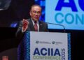 ANWAR Ibrahim menyampaikan ucapan pada Majlis Perasmian Persidangan Konfederasi Asia Juruaudit Dalaman (ACIIA) 2025 di Pusat Konvesyen Kuala Lumpur, semalam. – UTUSAN/MUHAMAD IQBAL ROSLI