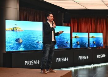 ERIC Kam menjelaskan mengenai produk baharu PRISM+ dalam majlis pelancaran produk tersebut di Kuala Lumpur hari ini.