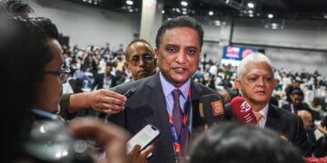 REEZAL Merican Naina Merican (tengah) pada sidang akhbar INSP sempena MIHAS 2025 di Pusat Pameran dan Perdagangan Antarabangsa Malaysia (MITEC) di sini, semalam. - UTUSAN/SYAKIR RADIN