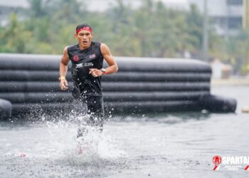 PEMENANG Pingat Sukan SEA, Saddam Pittli ketika beraksi di Kejohanan Spartan edisi lalu.-IHSAN PENGANJUR