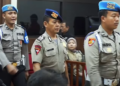 ROHMAT (tengah) didapati bersalah melanggar etika pasukan semasa perbicaraan tatatertib pada Khamis, namun tidak dipecat. – AGENSI