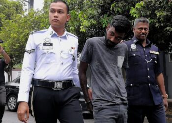 R.PUVARASAN didakwa di Mahkamah Majistret di sini hari ini atas pertuduhan memandu secara berbahaya sehingga menyebabkan kematian anak seorang anggota polis pada Ogos lalu.