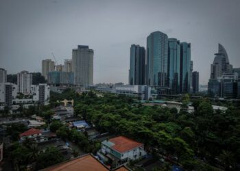 KETIDAKSAMAAN di Malaysia berlapis dan kompleks berdasarkan jurang pendapatan yang semakin melebar.