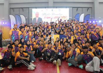 SEBAHAGIAN Atlet UiTM yang meraikan kejayaan dinobatkan juara Majlis Sukan Universiti Malaysia (MASUM) 2025 buat kali ke-8 berturut-turut.