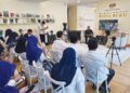 ROMBONGAN pengetua, guru besar dan Ahli Jawatankuasa Perpustakaan Sekolah di Melaka yang hadir ke ibu pejabat Perbadanan Kota Buku 
di Cyberjaya baru-baru ini.