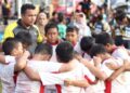 JURULATIH Ahmad  Kushairi Ahmad Anwar memberi suntikan semangat sebelum perlawanan bermula.