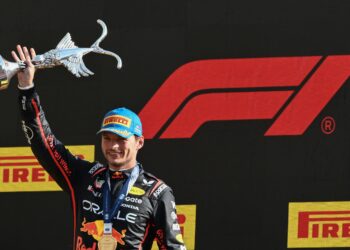 Pemandu Red Bull Racing dari Belanda, Max Verstappen meraikan kemenangannya di podium selepas memenangi Grand Prix Formula Satu Itali di litar Autodromo Nazionale Monza, di Monza, semalam. - AFP