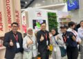 PENGUNJUNG bersama dengan pasukan Perkhidmatan Makanan Ajinomoto (Malaysia) Berhad untuk menemui penyelesaian makanan yang inovatif di FHM 2025.
