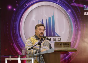 AMIR HAMZAH AZIZAN