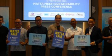 NIGEL Wong (tengah) ketika sidang akhbar MATTA Fair di Pusat Dagangan dan Pameran Antarabangsa (MITEC), Kuala Lumpur hari ini.