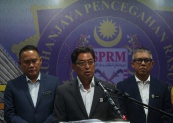 AZAM Baki pada sidang akhbar perkembangan terkini oleh SPRM di Ibu Pejabat SPRM, Putrajaya-UTUSAN/FAISOL MUSTAFA