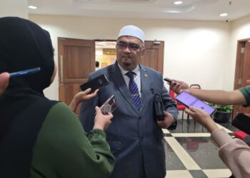 MOHAMED Fadzli Hassan semasa ditemui pemberita selepas Mesyuarat Exco Kerajaan negeri Kelantan di Kompleks Kota Darulnaim, Kota Bharu, Kelantan hari ini. - UTUSAN/MUSTAQIM MOHAMED