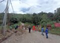 KEADAAN jambatan yang runtuh di Jalan Kampung Tiung Widu yang menghubungan empat kampung di daerah Tambunan, Sabah.