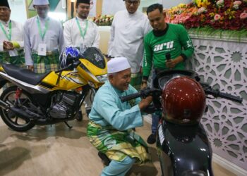 TUAN Ibrahim Tuan Man ketika merasmikan Muktamar Dewan Pemuda Pas ke-66 di Kompleks Pas Kedah, hari ini.-UTUSAN/SHAHIR NOORDIN