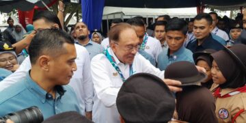 ANWAR Ibrahim menghadiri program Sesi Temu Anwar bersempena Perhimpunan Agung Pengangkap Johor Kali Ke-27 Tahun 2025 di Arena Utama, Tanjung Leman, Mersing.