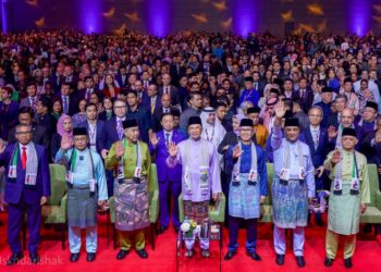 Kerajaan memposisikan industri halal sebagai penyumbang utama pertumbuhan ekonomi negara sekali gus sebagai salah satu agenda utama dalam setiap misi pelaburan dan rundingan perdagangan dua hala.